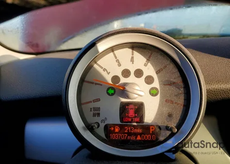 2010 Mini Cooper z USA, uszkodzony, nr VIN WMWMF3C59ATZ65252